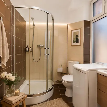 Central Bucharest 1Br With Balcony & Workspace 布加勒斯特