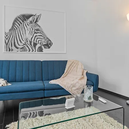 公寓 Central Bucharest 1Br With Balcony & Workspace 布加勒斯特