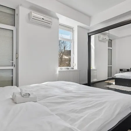 公寓 Central Bucharest 1Br With Balcony & Workspace *