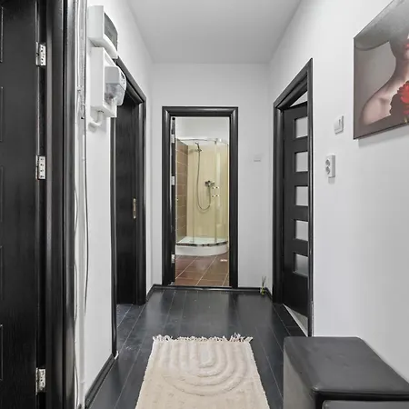 Central Bucharest 1Br With Balcony & Workspace *